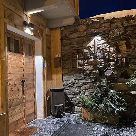 Maison Rongier Nel Centro Di Конье Экстерьер фото