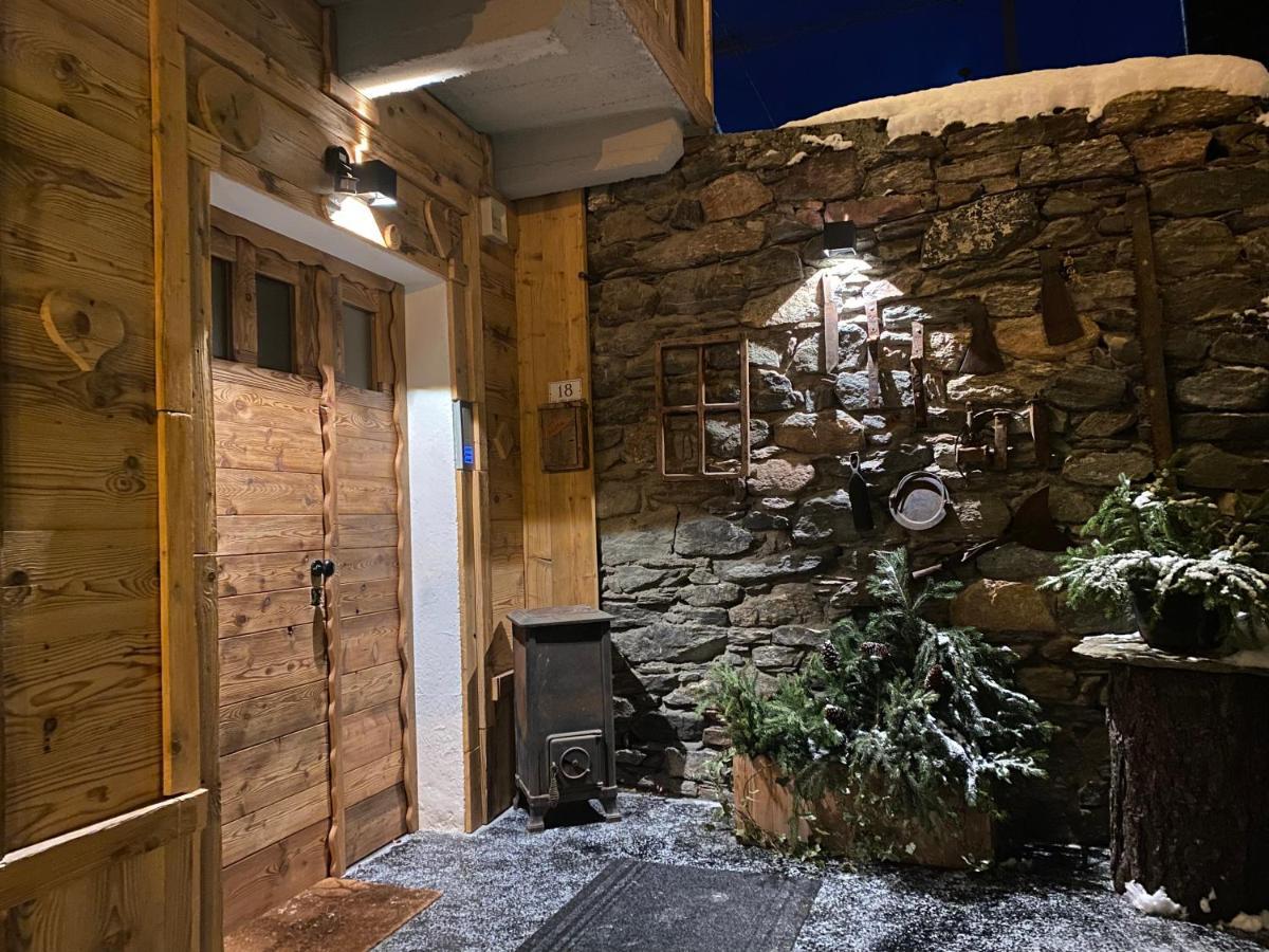 Maison Rongier Nel Centro Di Конье Экстерьер фото
